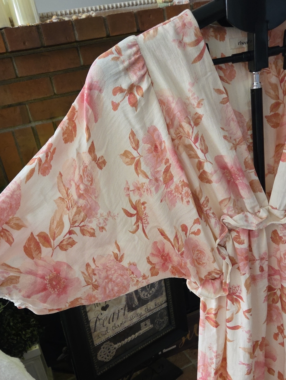 NWT Floral V-Neck Maxi Dress in Pink and Cream - Picture 4 of 14